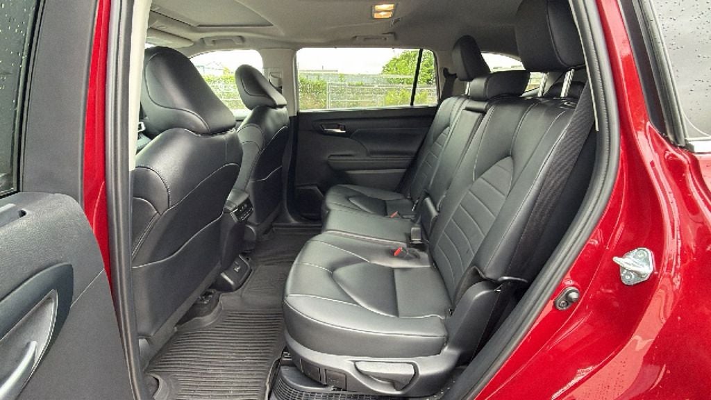 2025 Toyota Highlander Hybrid XLE