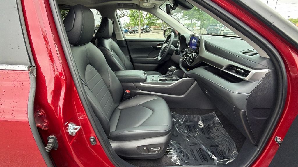 2025 Toyota Highlander Hybrid XLE