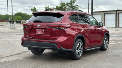 2025 Toyota Highlander Hybrid XLE