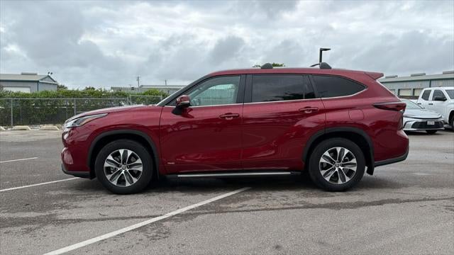 2025 Toyota Highlander Hybrid XLE