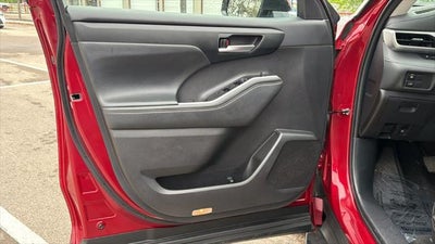 2025 Toyota Highlander Hybrid XLE