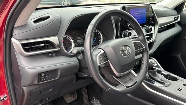 2025 Toyota Highlander Hybrid XLE