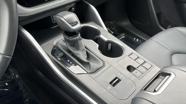 2025 Toyota Highlander Hybrid XLE