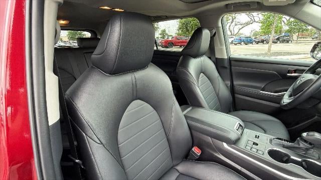 2025 Toyota Highlander Hybrid XLE