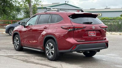 2025 Toyota Highlander Hybrid XLE