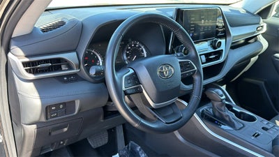 2025 Toyota Highlander LE