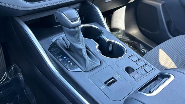 2025 Toyota Highlander LE