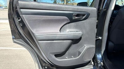 2025 Toyota Highlander LE