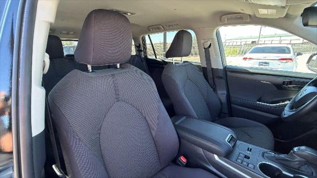 2025 Toyota Highlander LE