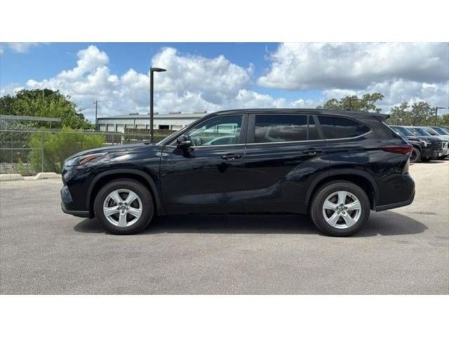 2025 Toyota Highlander LE