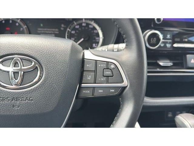 2025 Toyota Highlander LE