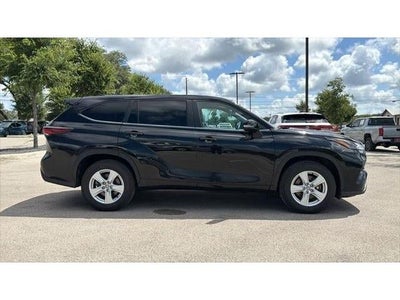 2025 Toyota Highlander LE