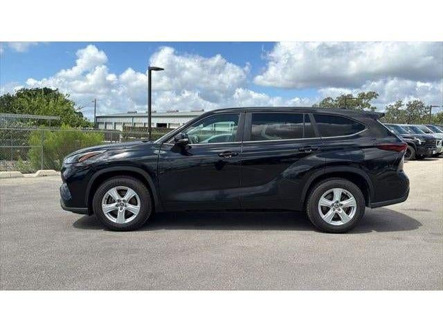2025 Toyota Highlander LE