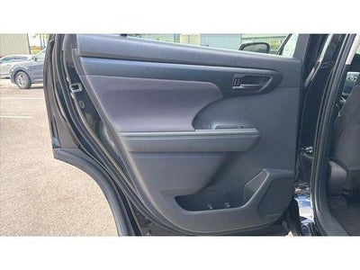 2025 Toyota Highlander LE