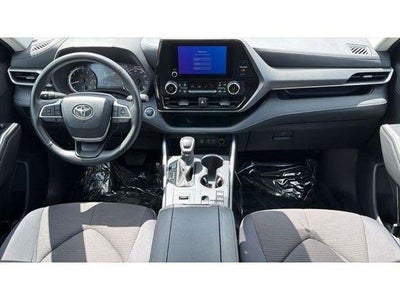 2025 Toyota Highlander LE