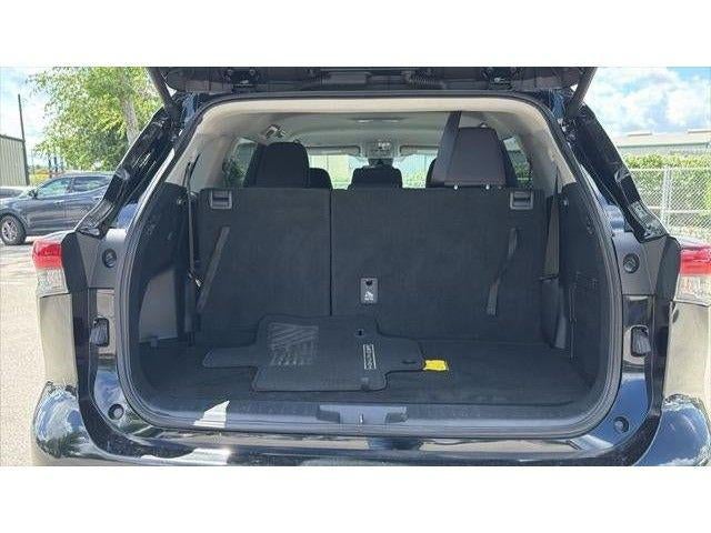 2025 Toyota Highlander LE