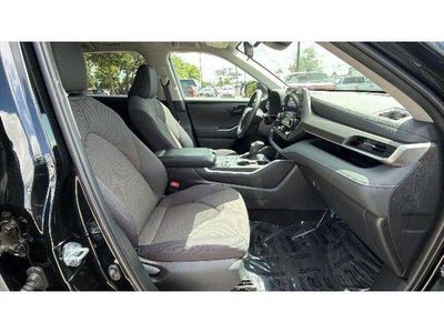 2025 Toyota Highlander LE