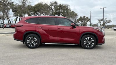 2024 Toyota Highlander XLE