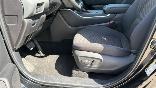 2025 Toyota Highlander LE