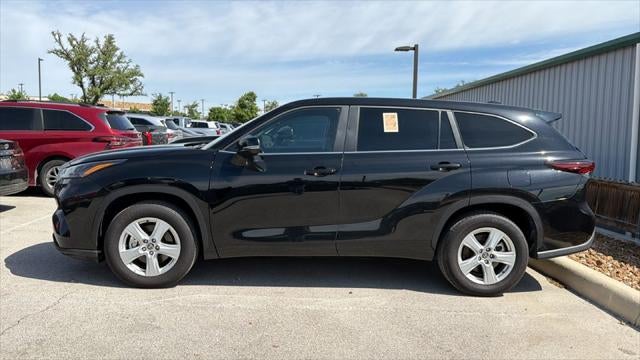 2025 Toyota Highlander LE