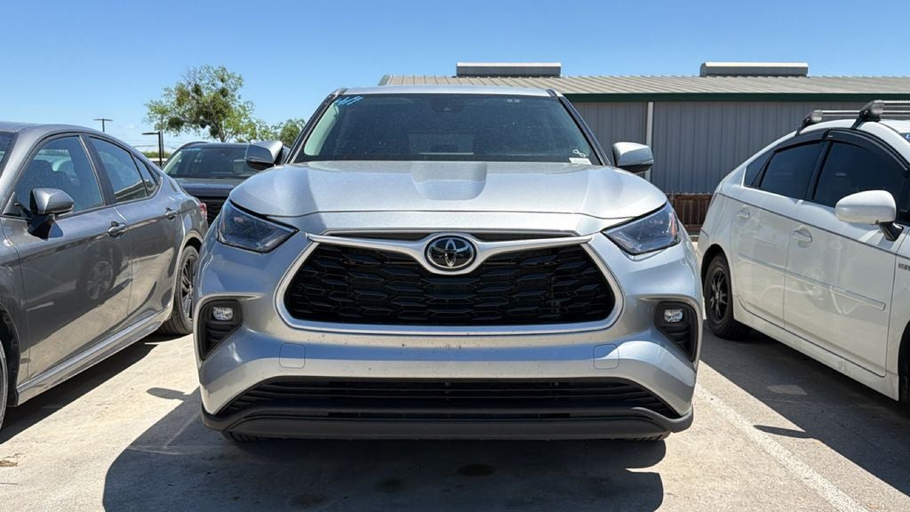 2025 Toyota Highlander LE