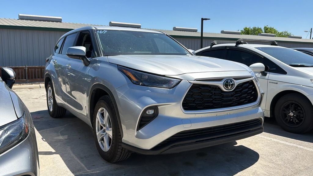 2025 Toyota Highlander LE