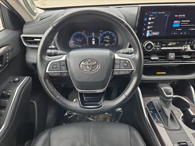 2023 Toyota Highlander Platinum