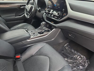2023 Toyota Highlander Platinum