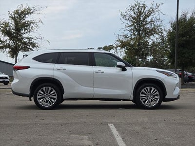 2023 Toyota Highlander Platinum