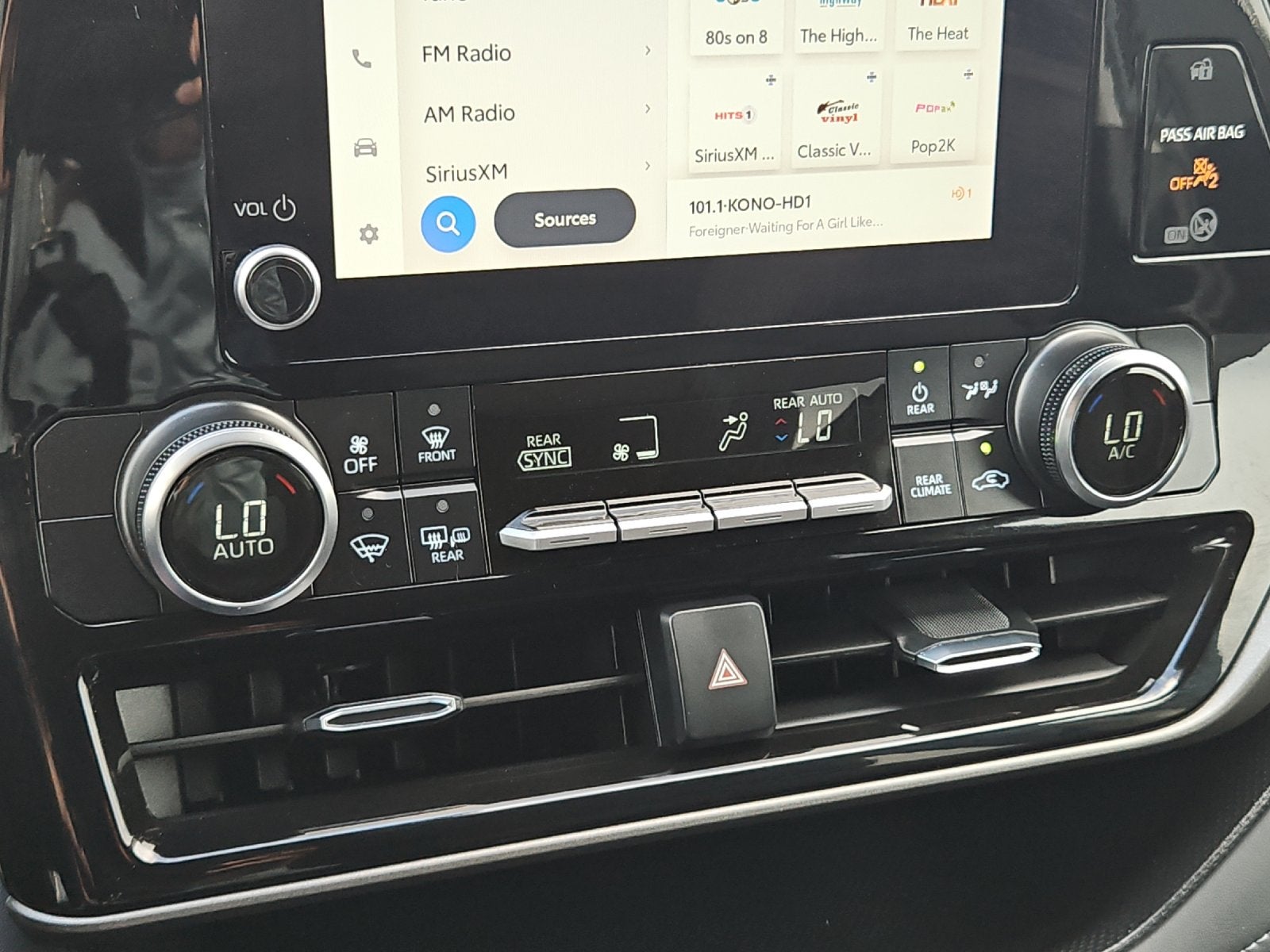 2025 Toyota Highlander LE - Photo 19
