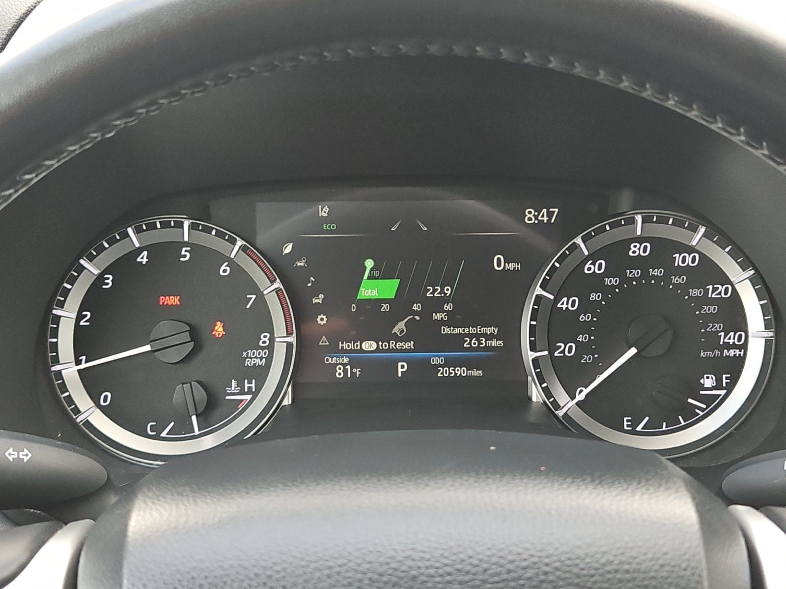 2025 Toyota Highlander LE - Photo 23