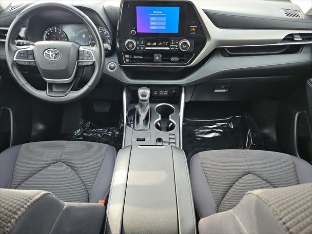 2025 Toyota Highlander LE - Photo 39