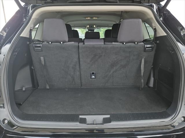 2025 Toyota Highlander LE - Photo 42