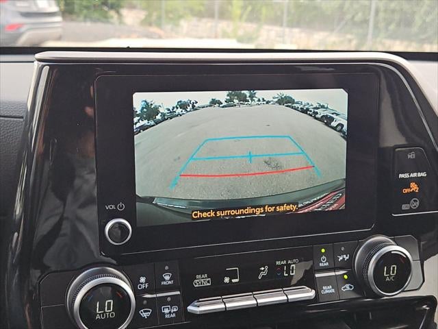 2025 Toyota Highlander LE - Photo 45