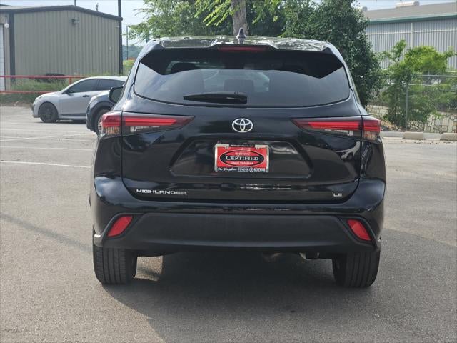 2025 Toyota Highlander LE - Photo 31