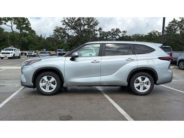 2025 Toyota Highlander LE