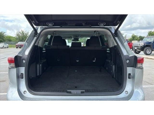 2025 Toyota Highlander LE