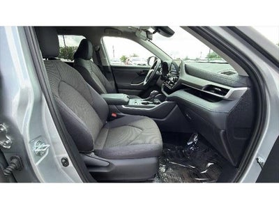 2025 Toyota Highlander LE