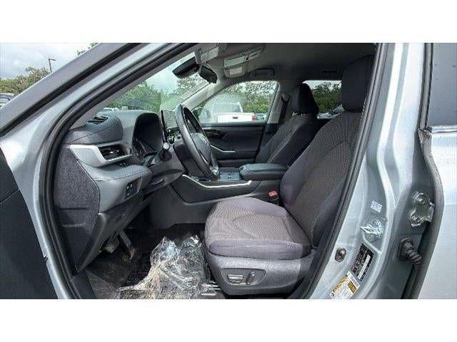2025 Toyota Highlander LE