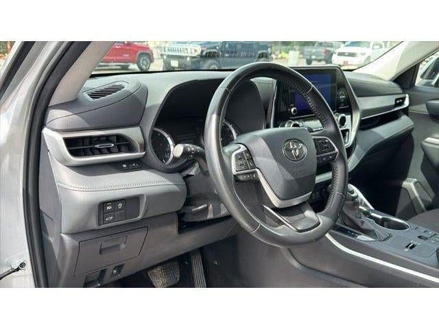 2025 Toyota Highlander LE