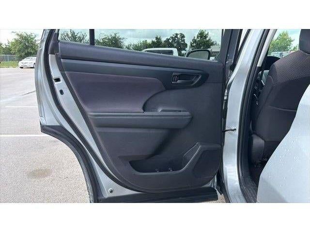 2025 Toyota Highlander LE