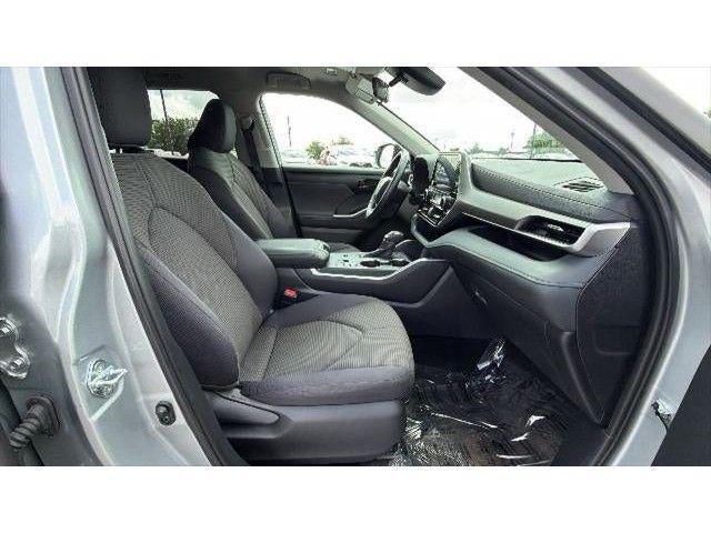 2025 Toyota Highlander LE