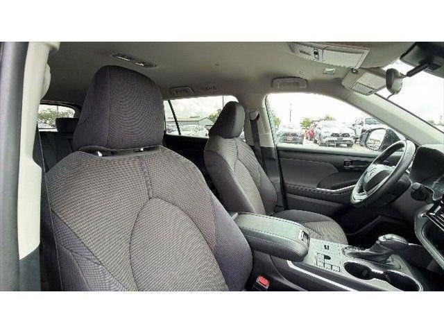 2025 Toyota Highlander LE