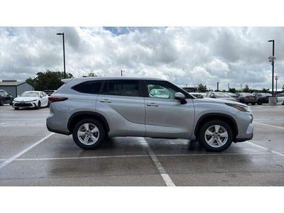 2025 Toyota Highlander LE