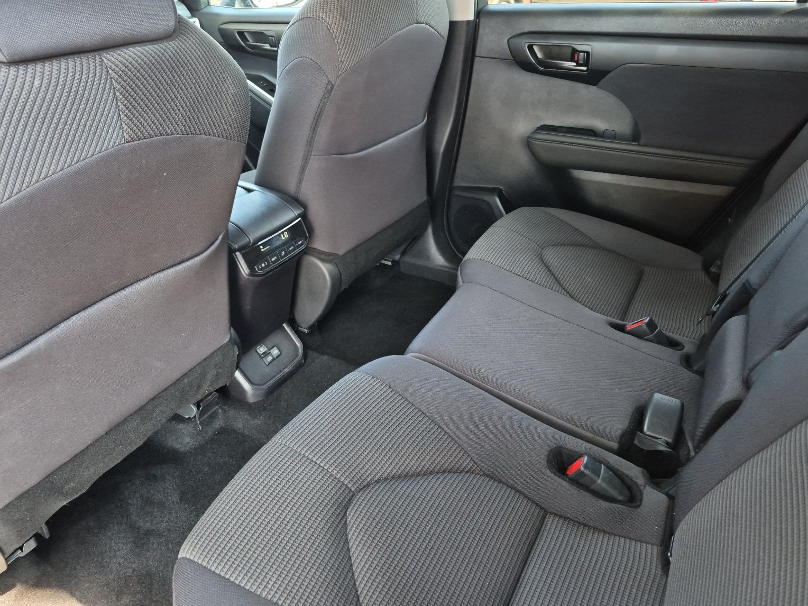 2025 Toyota Highlander LE