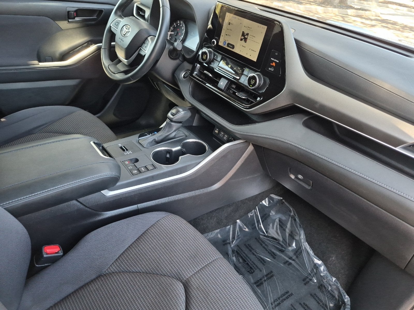 2025 Toyota Highlander LE