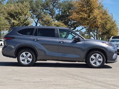 2025 Toyota Highlander LE