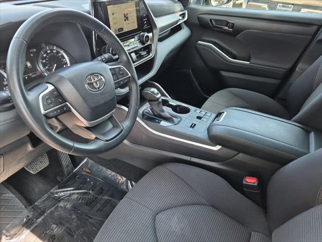 2025 Toyota Highlander LE