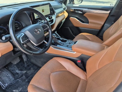 2023 Toyota Highlander Platinum