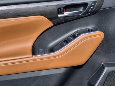 2023 Toyota Highlander Platinum